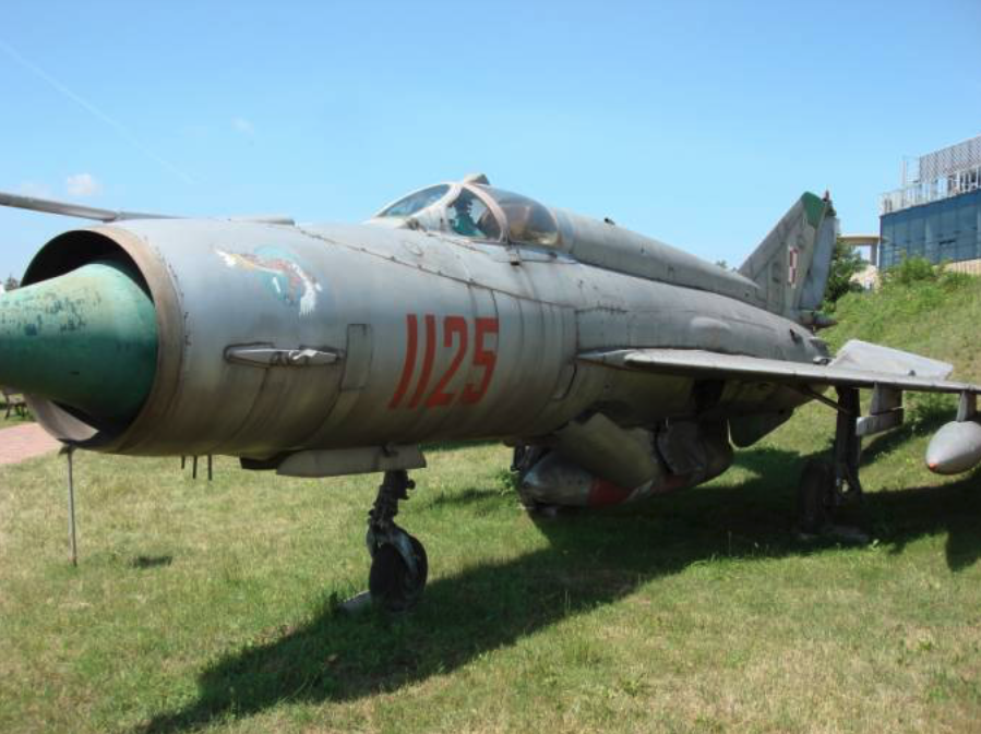 MiG-21 R nb 1125 w muzeum w Czyżynach. 2007 rok. Zdjęcie Karol Placha Hetman