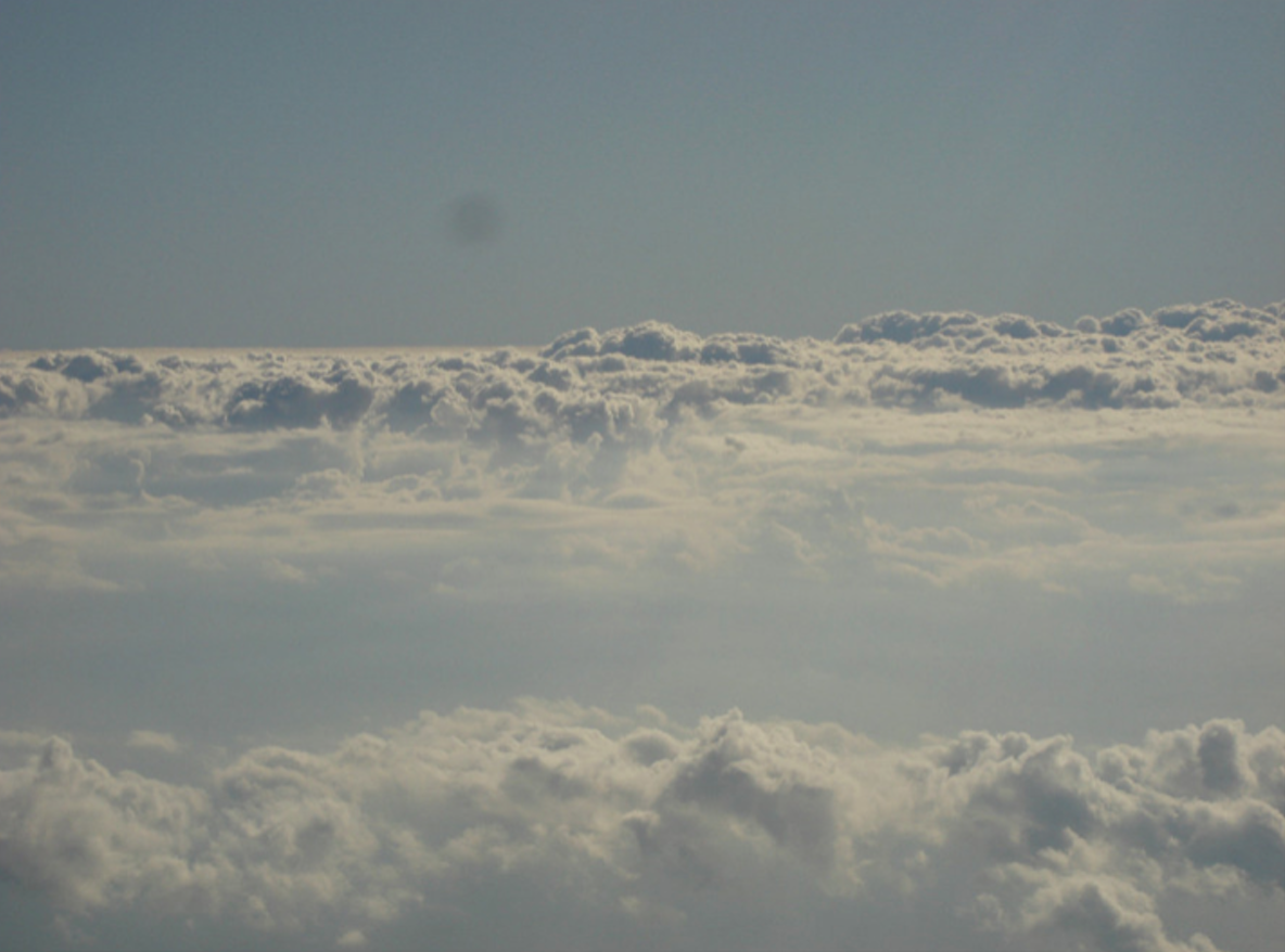Tworzenie chmur Cumulonimbus. Zdjęcie z pułapu 10 000 m. Zdjęcie Karol Placha Hetman