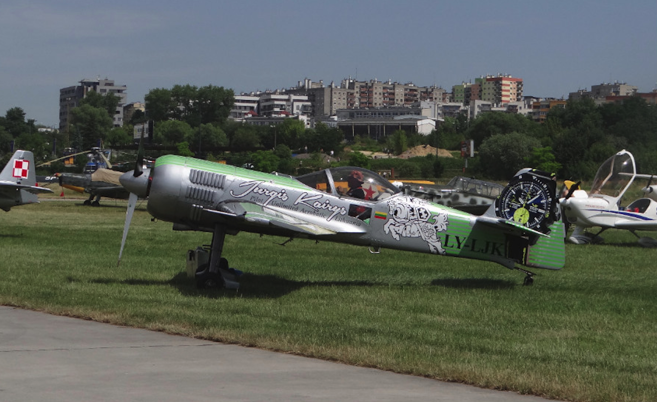 Jurgis Kairys i Suchoj Su-31. 2016 rok. Zdjęcie Karol Placha Hetman