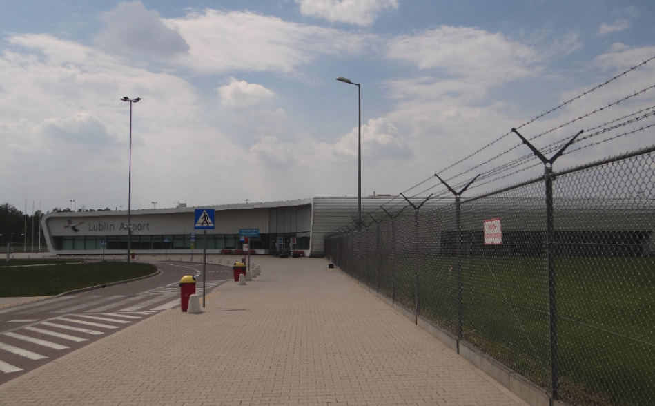 Terminal Portu Lotniczego Lublin w Świdniku. Widok od strony wschodniej. 2016 rok. Zdjęcie Karol Placha Hetman