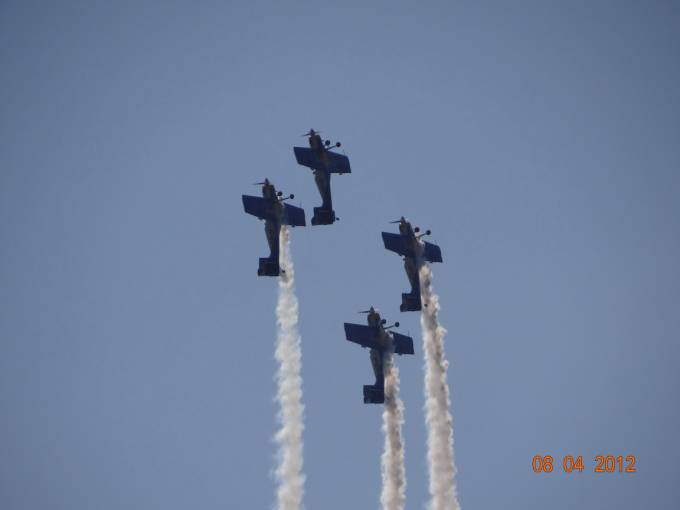 The Flying Bulls nad Jeziorem Niegocin 2012 rok. Zdjęcie Karol Placha Hetman