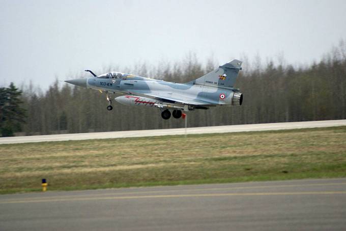Odlot francuzów. Mirage 2000. Litwa 30.04.2010r.