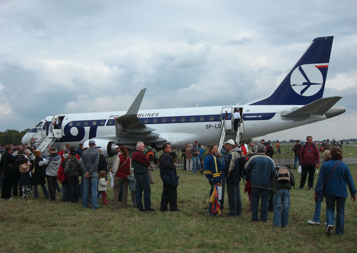 Embraer-170 PLL LOT. 2007 rok. Zdjęcie Karol Placha Hetman