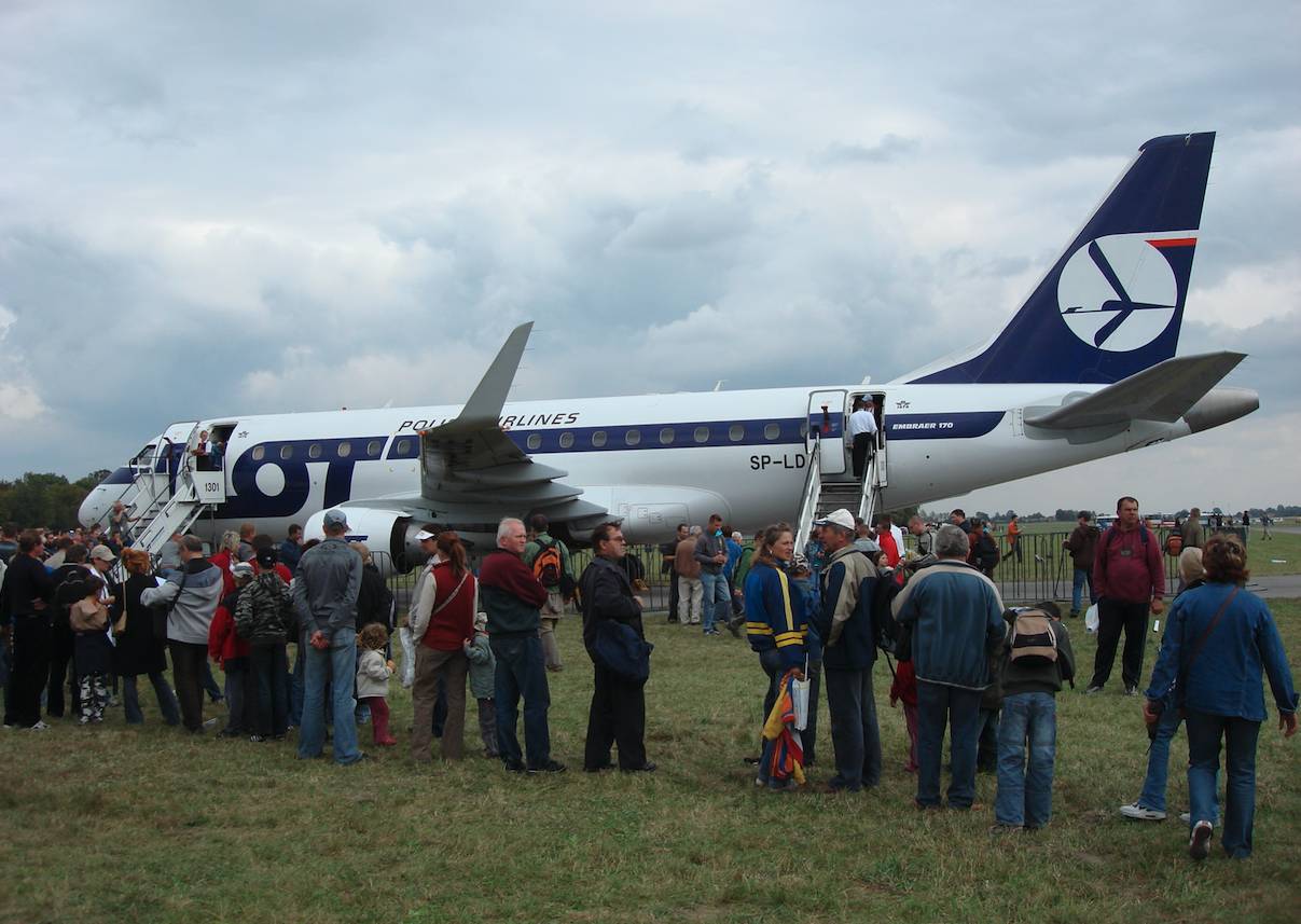 Embraer-170 PLL LOT. 2007. Photo by Karol Placha Hetman