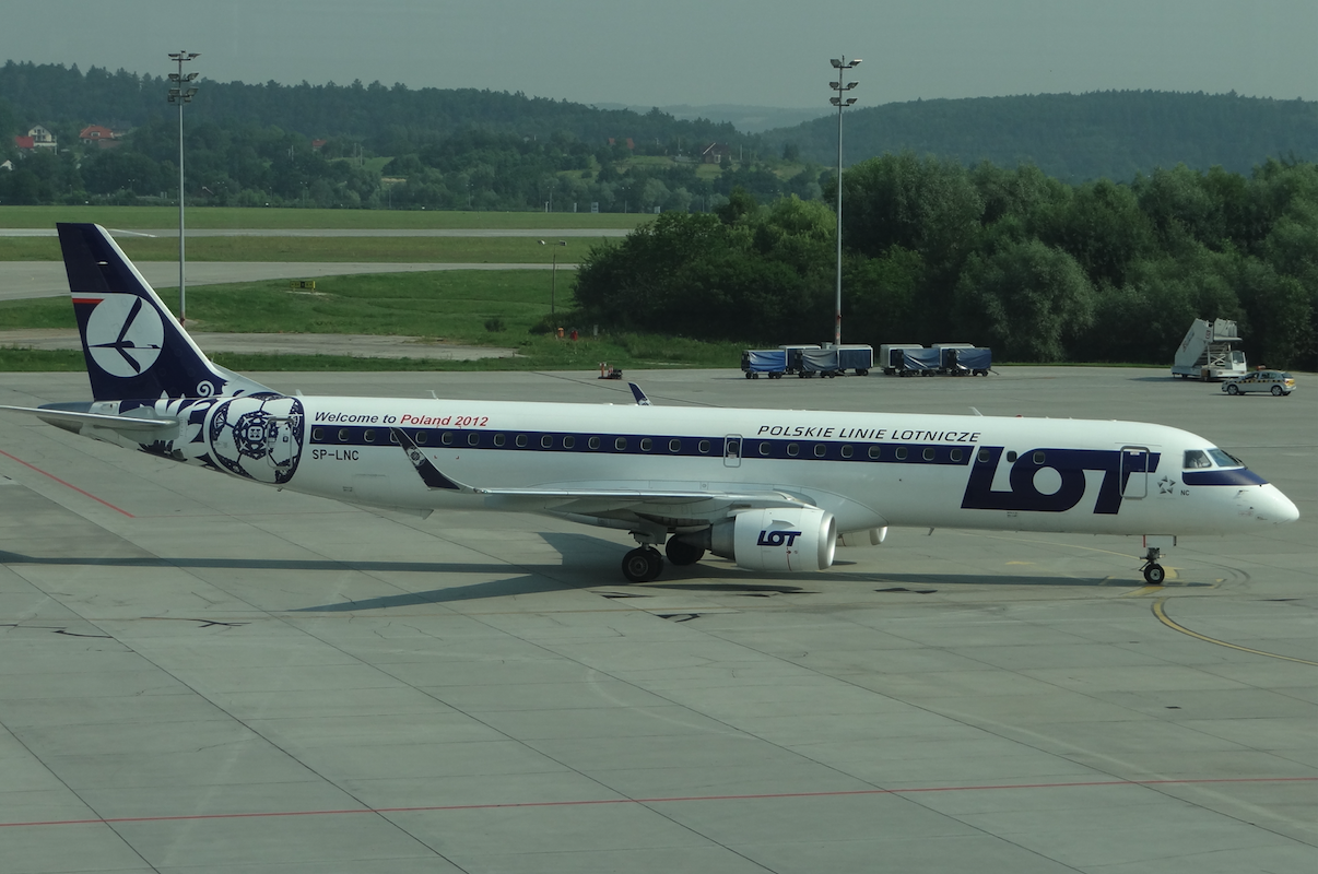 Embraer ERJ-195 SP-LNC. 2012 rok. Zdjęcie Karol Placha Hetman