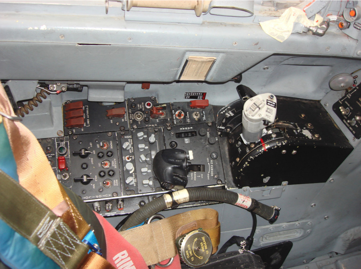 Lockheed F-104 S Starfighter. Lewy pulpit w kabinie. 2008 rok. Zdjęcie Karol Placha Hetman