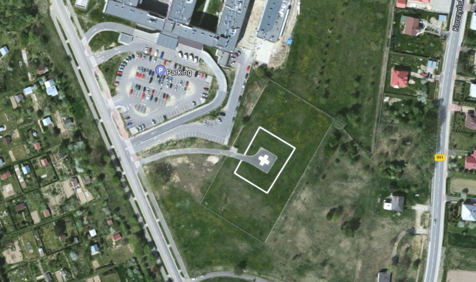 Lądowisko dla śmigłowców koło Szpitala w Krośnie. 2018 rok. Zdjęcie Google