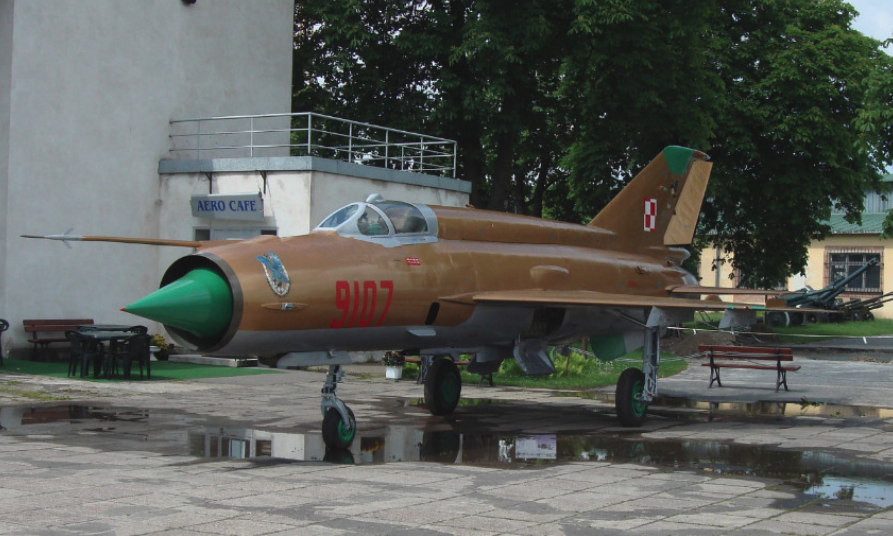MiG-21 MF nb 9107. Czyżyny 2009 rok. Zdjęcie Karol Placha Hetman