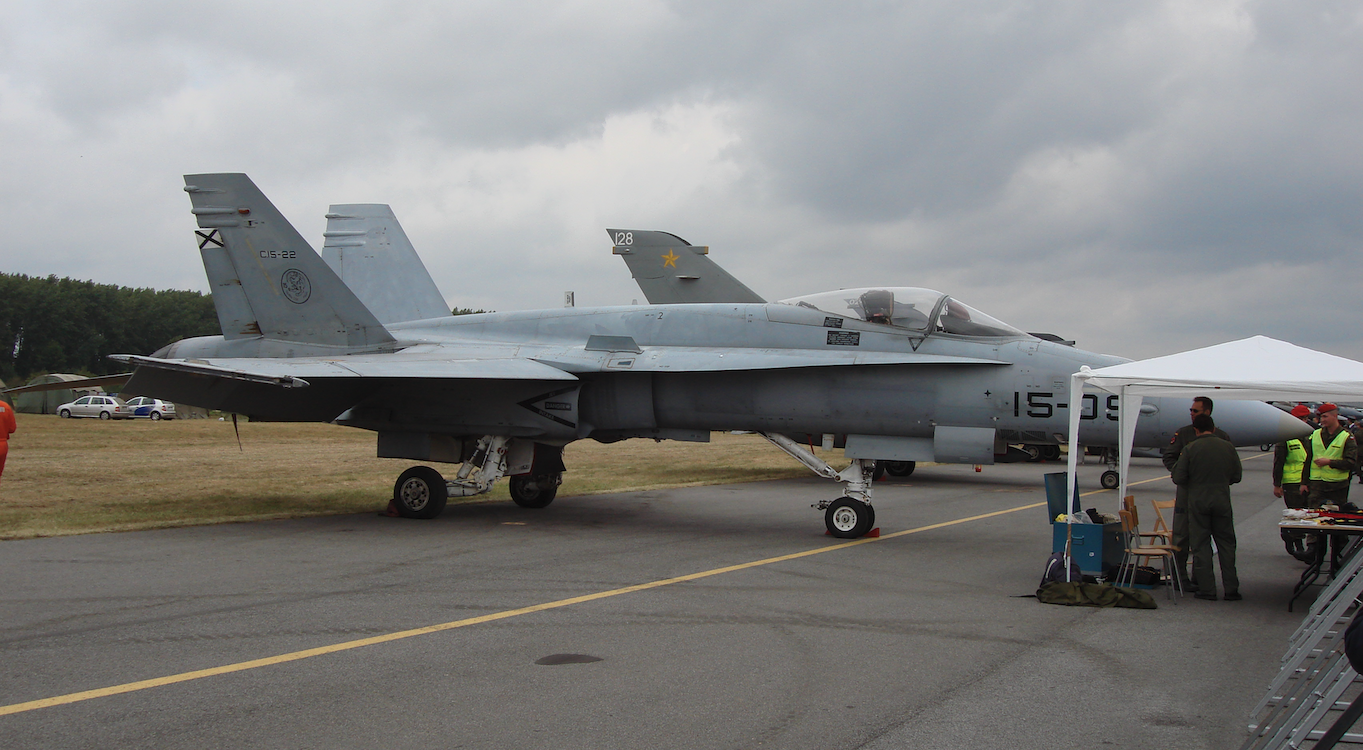 McDonnell Douglas EF-18 A Hornet nr 15-09. Hiszpania. 2007 rok. Zdjęcie Karol Placha Hetman