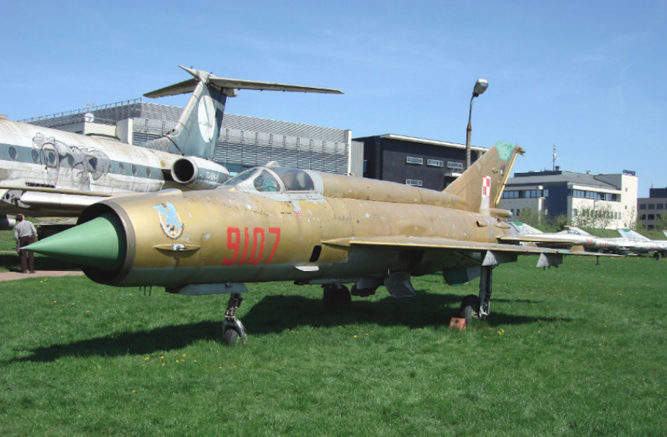 Gold MiG-21 MF nb 9107. Czyżyny 2008. Photo by Karol Placha Hetman