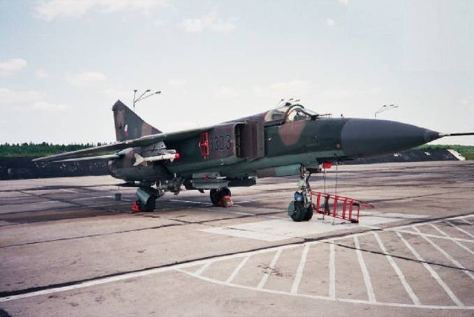 Czesi w Słupsku. MiG-23 nb 3303.