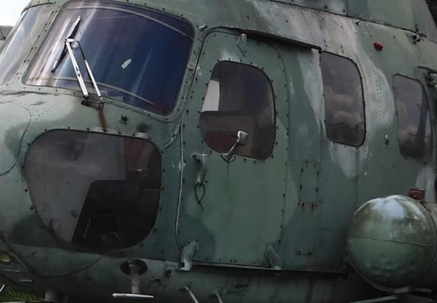 Mi-2. Duże drzwi odsuwane do tyłu. 2010 rok. Zdjęcie Karol Placha Hetman