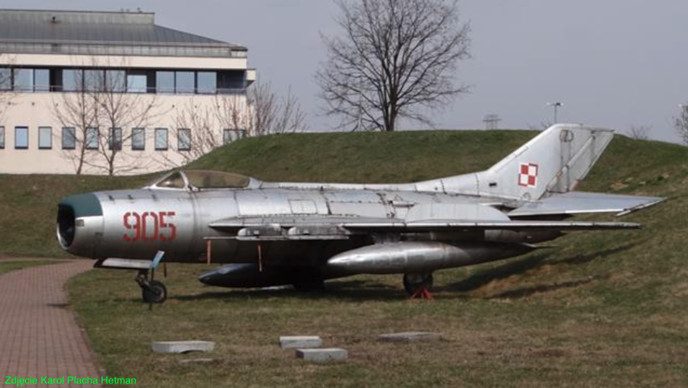 MiG-19 nb 905. 2012. Photo by Karol Placha Hetman