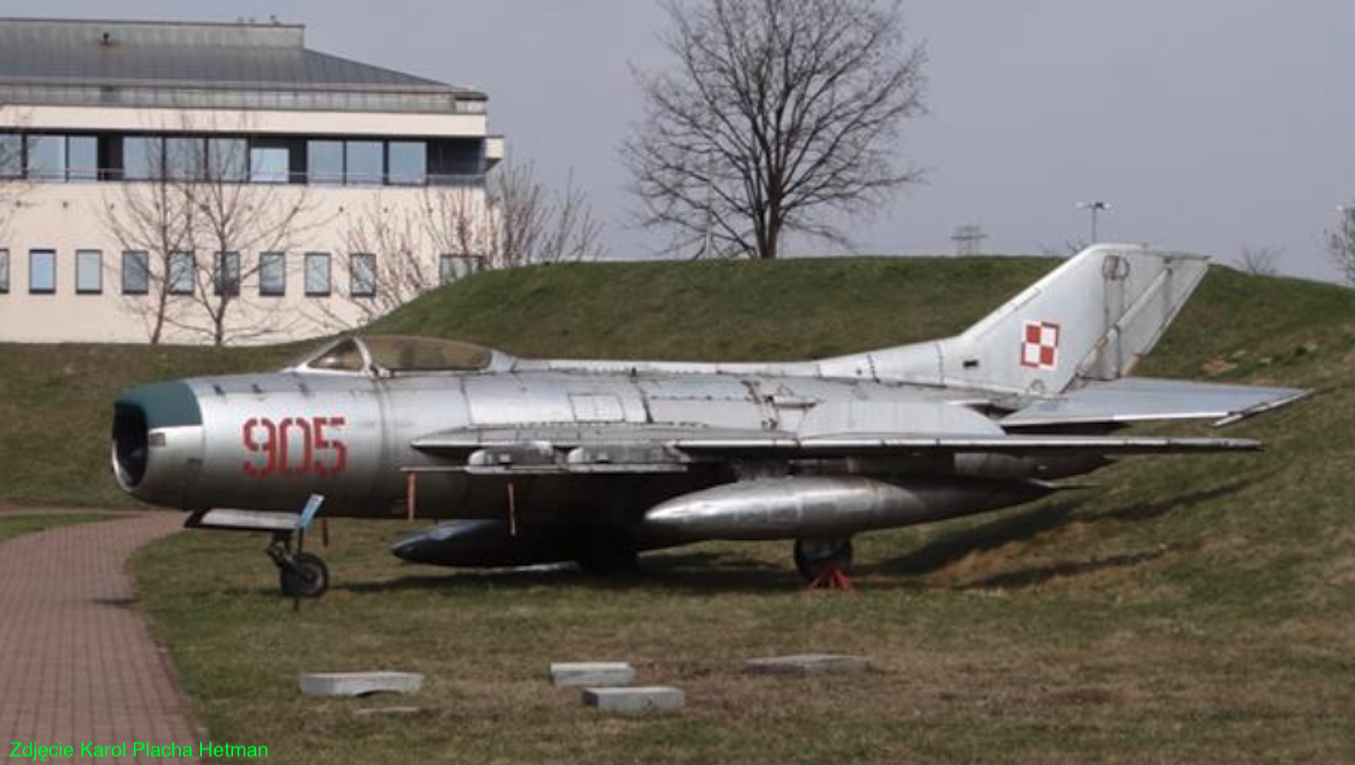 MiG-19 nb 905. 2012 rok. Zdjęcie Karol Placha Hetman