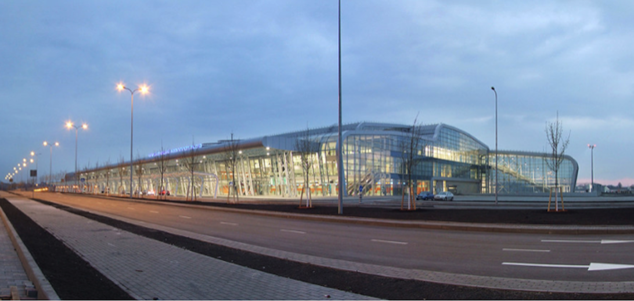 Nowy terminal. 2012 rok. Zdjęcie Panoramo-Lviv