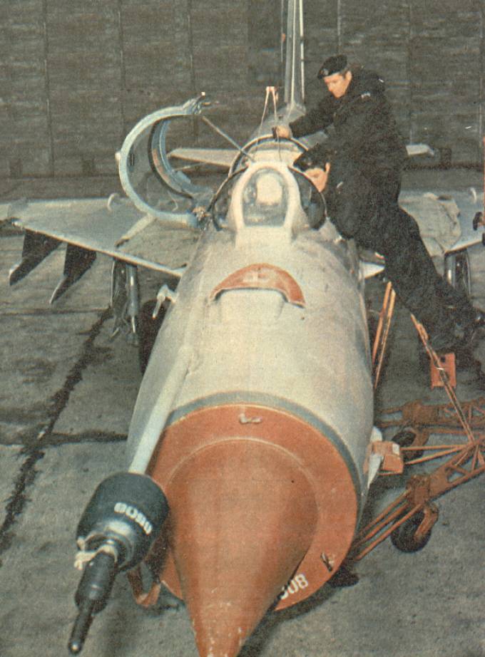 MiG-21 MF nb 6508 na Lotnisku Słupsk. 1979r.