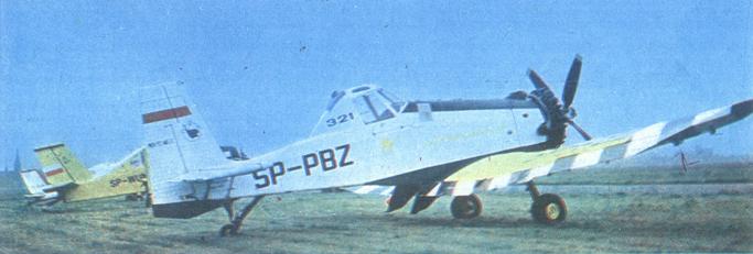 PZL M-18 Dromader SP-PBZ. Na drugim planie PZL-106 Kruk. 1981r. Zdjęcie LAC