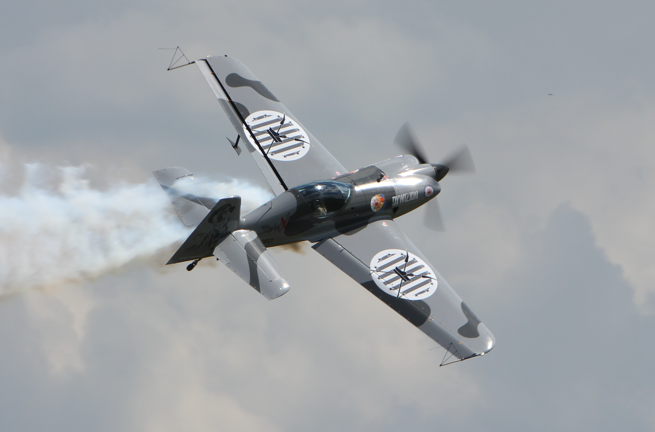 XtremeAir Sbach 300 XA-41 SP-EED - pan Artur Kielak. 2017 rok. Zdjęcie Waldemar Kiebzak