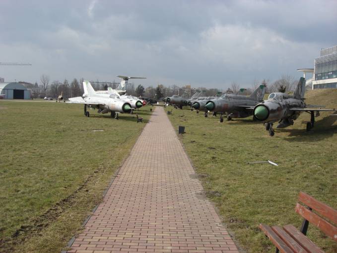 Aleja MiG-21 w MLP. 2009 rok. Zdjęcie Karol Placha Hetman