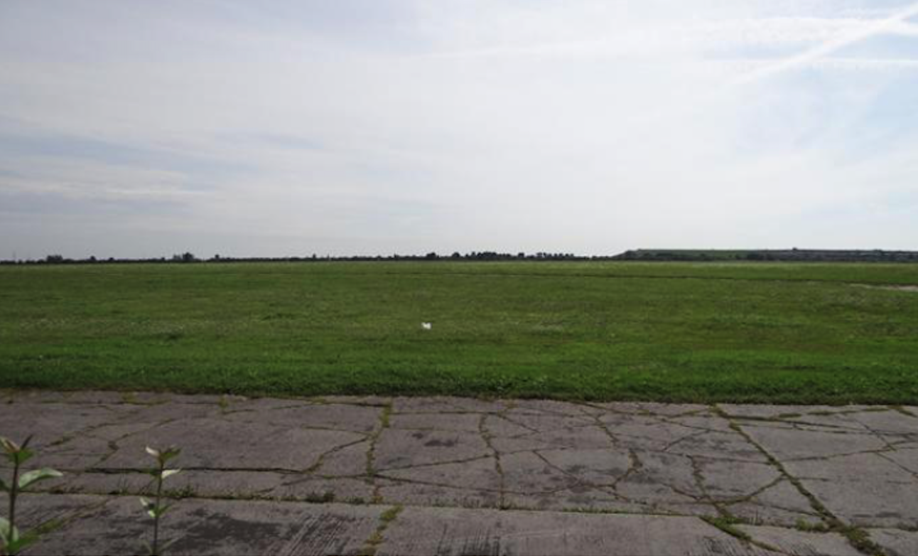 Lotnisko Gliwice. Pole wzlotów. 2012 rok. Zdjęcie Karol Placha Hetman