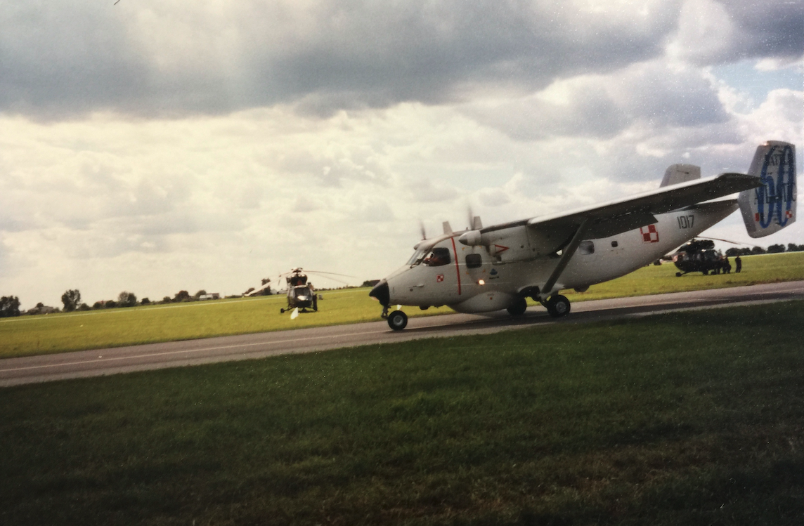 M-28 Bryza nb 1017 w okolicznościowym malowaniu Polskiego Lotnictwa Marynarki Wojennej. Radom 2005 rok. Zdjęcie Karol Placha Hetman