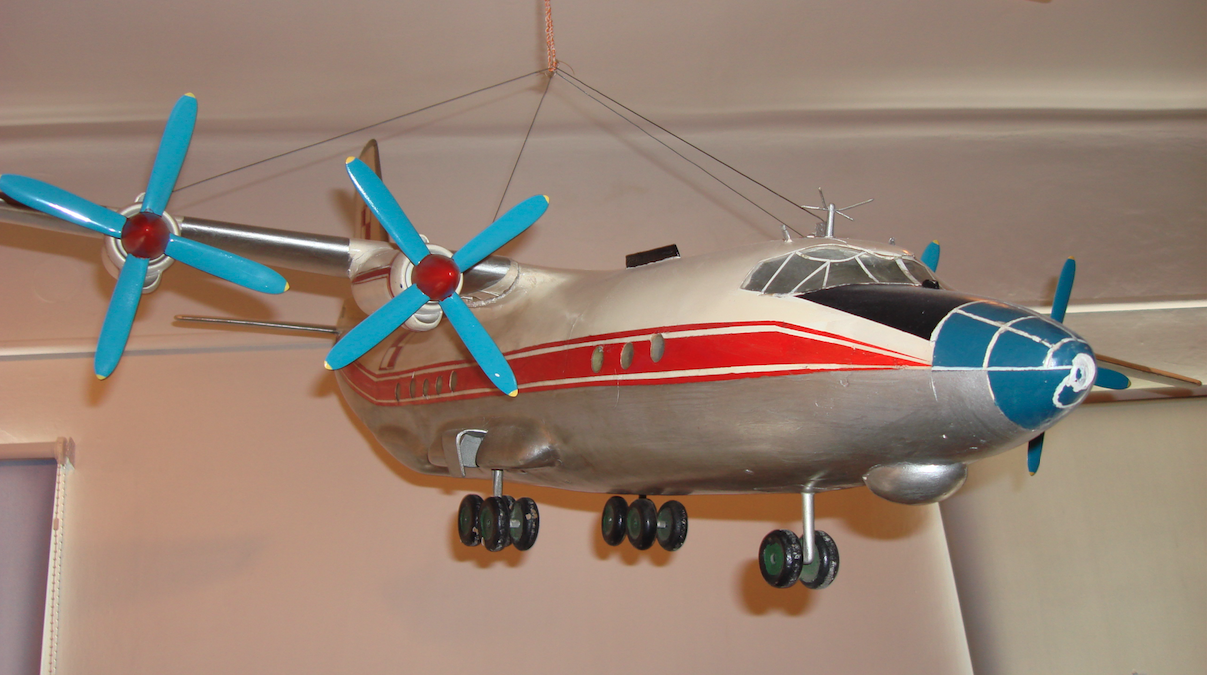 Model An-12. Izba tradycji JW1616. 2008 rok. Zdjęcie Karol Placha Hetman