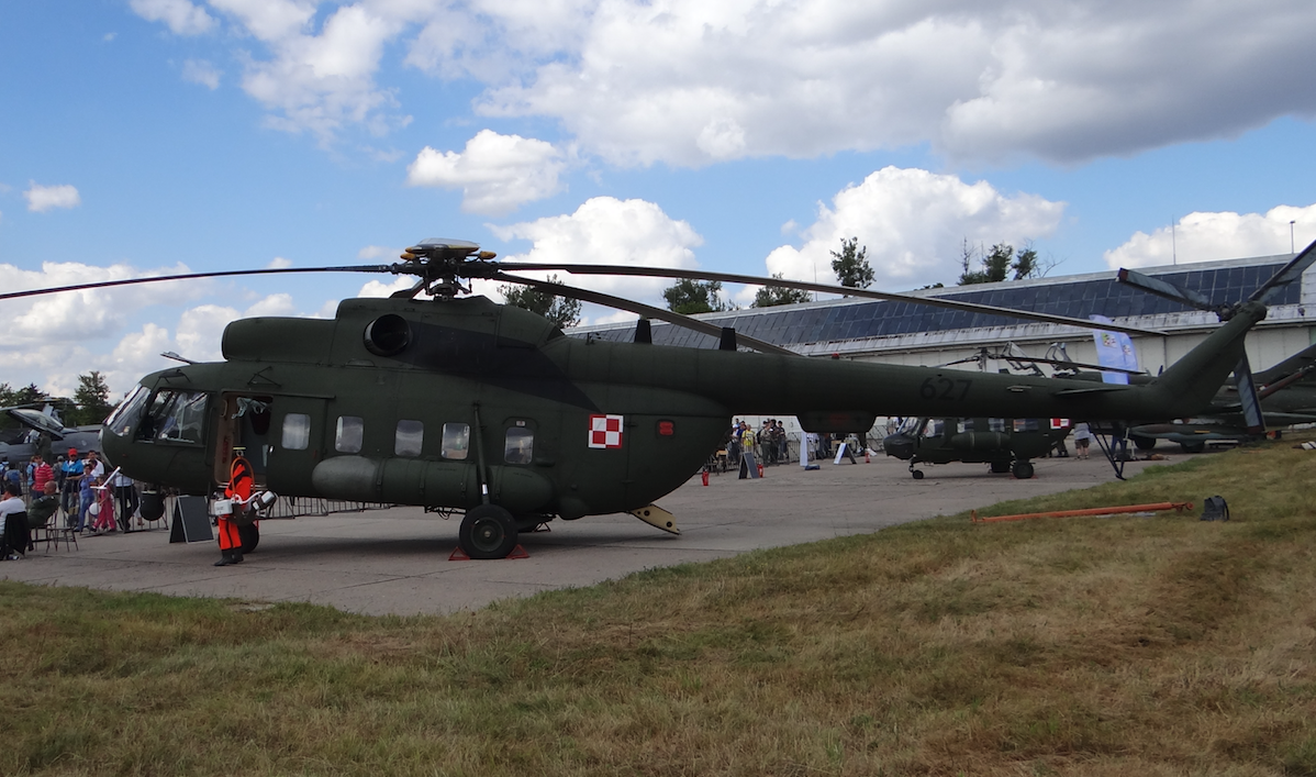 Papieski śmigłowiec Mi-8 PS nb 627, obecnie Mi-8 RL (Ratownictwo Lądowe). 2013 rok. Zdjęcie Karol Placha Hetman