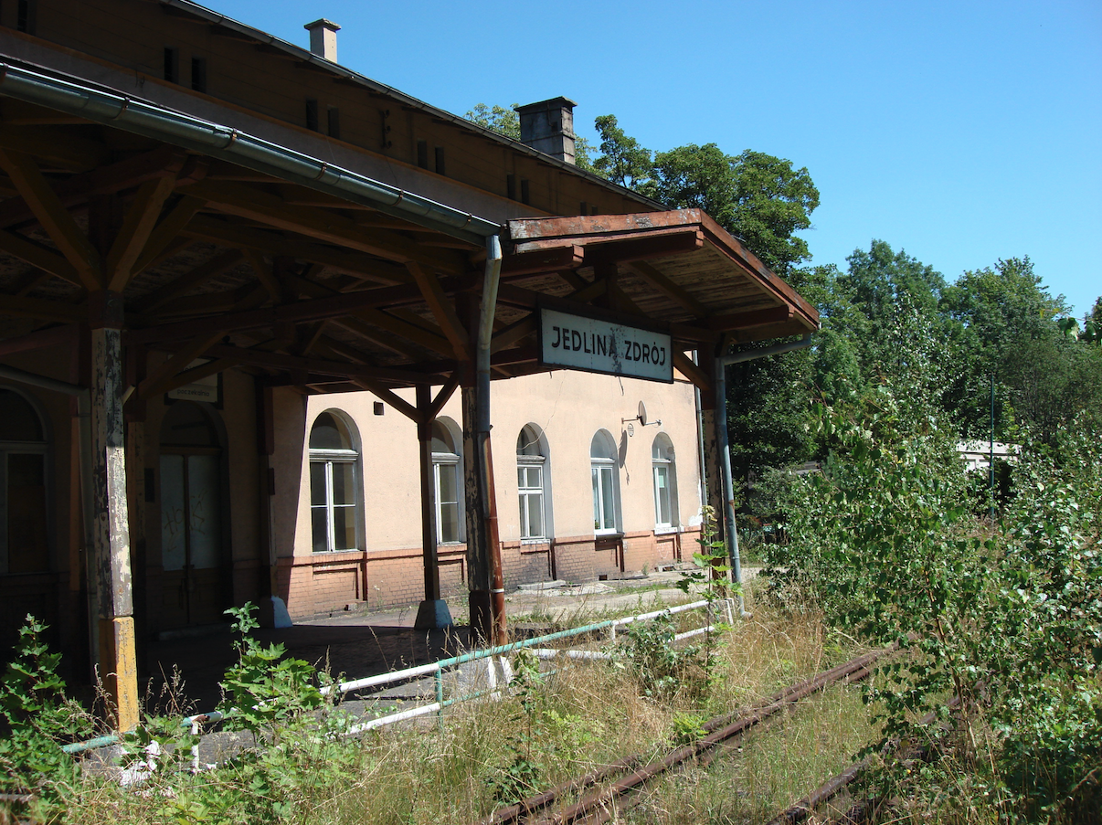 Stacja kolejowa Jedlina Zdrój. 2007 rok. Zdjęcie Karol Placha Hetman