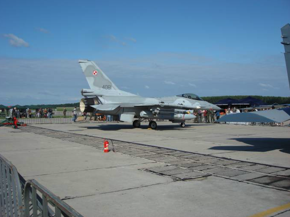 F-16 C Jastrząb nb 4061 Mińsk Mazowiecki 2008 rok. Zdjęcie Karol Placha Hetman