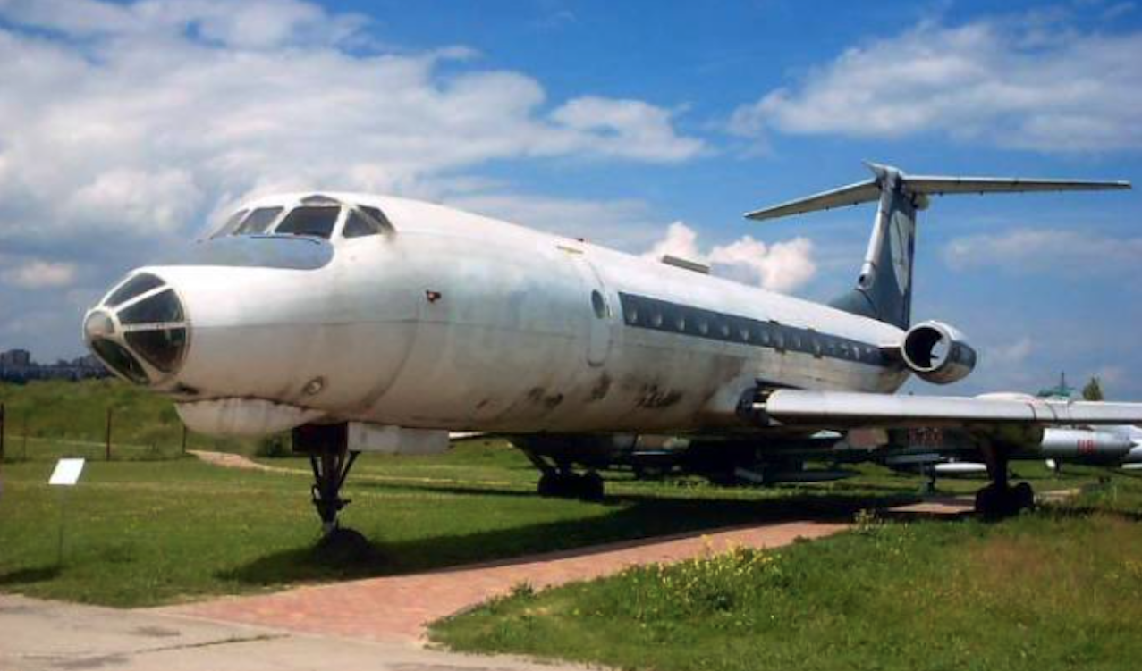 Tu-134 SP-LHB. 2004 rok. Zdjęcie Karol Placha Hetman