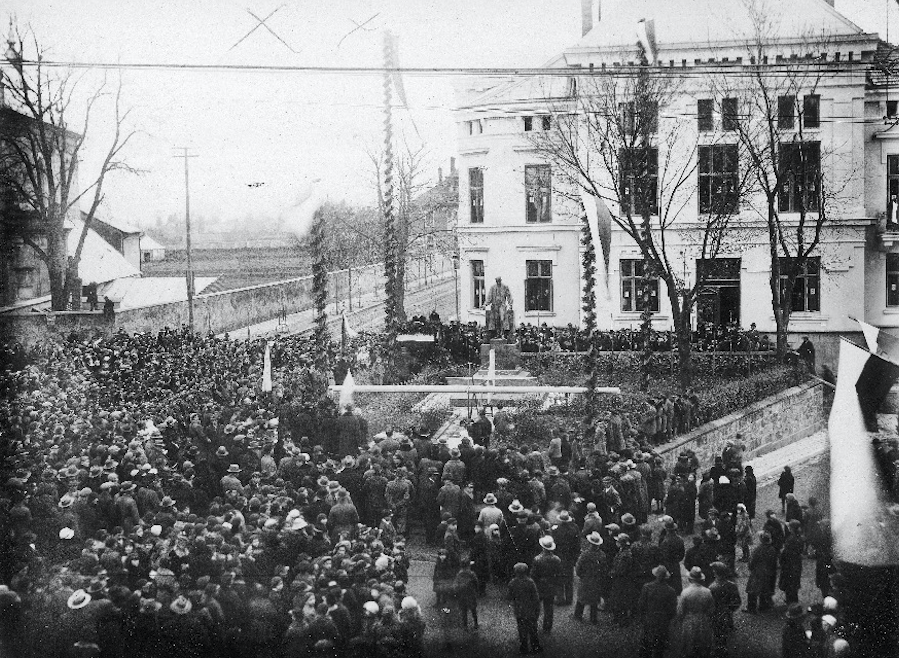 Krosno. Poświęcenie szybowca „Żwirki". 1931 rok. Zdjęcie NAC