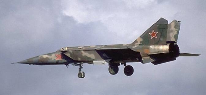MiG-25 nb 38 in 1980. Photo of Magazin WWS