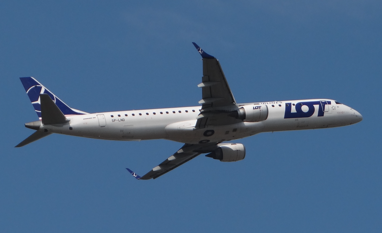 Embraer 195 SP-LNC Rzeszów 2019. Photo by Karol Placha Hetman