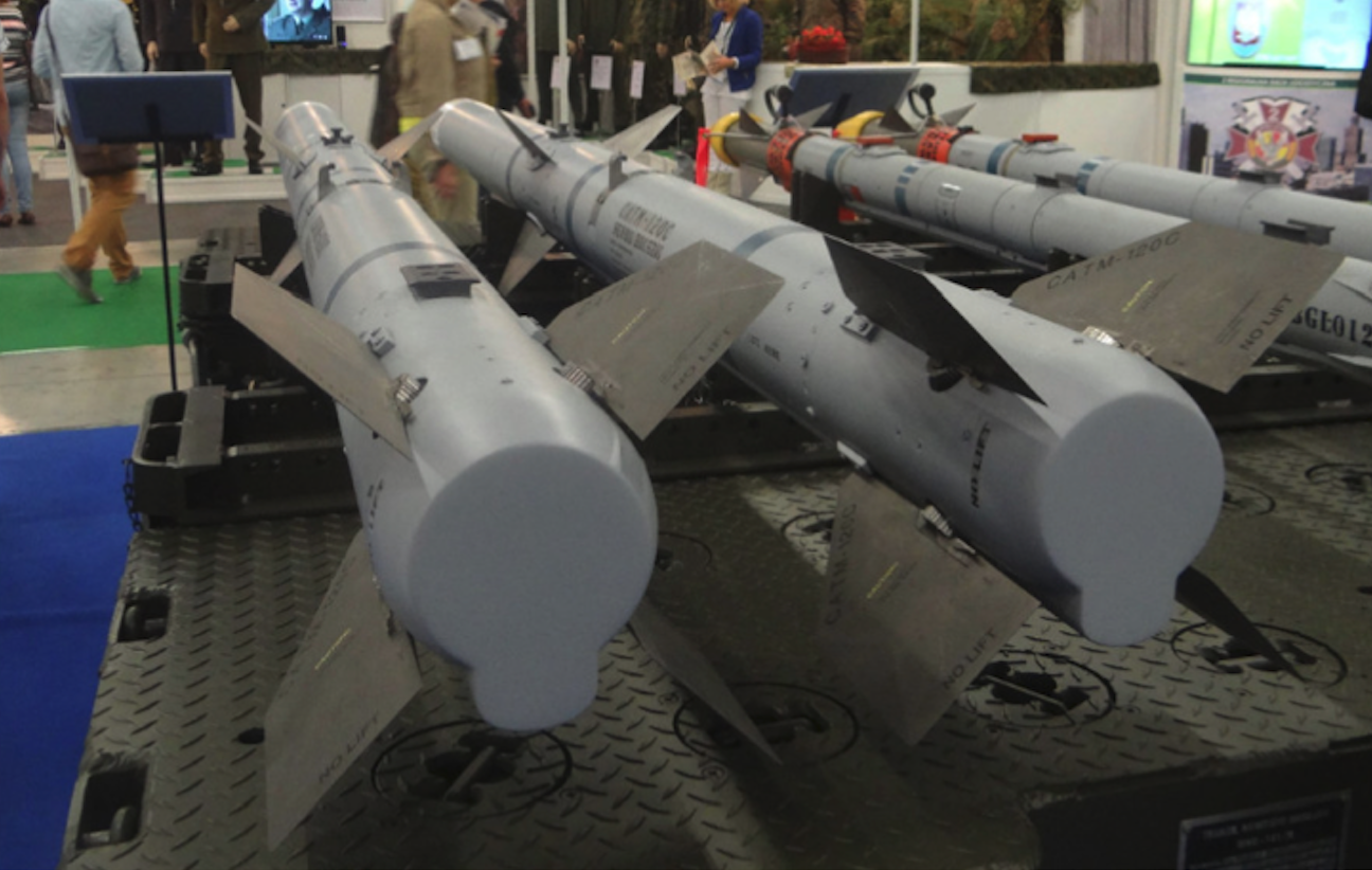 Hughes - Raytheon AIM-120 AMRAAM Missile. 2022. - Polot