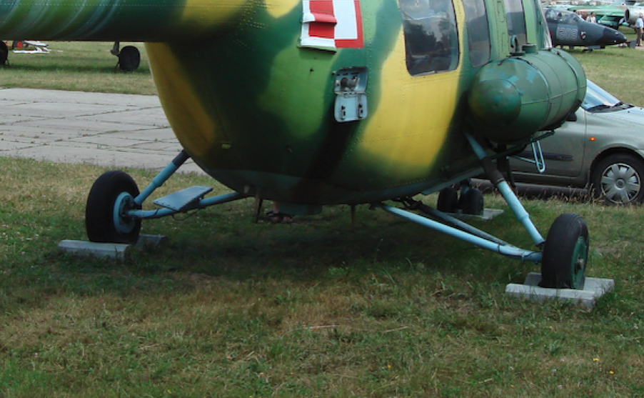 Mi-2. Typowe podwozie główne. 2010 rok. Zdjęcie Karol Placha Hetman