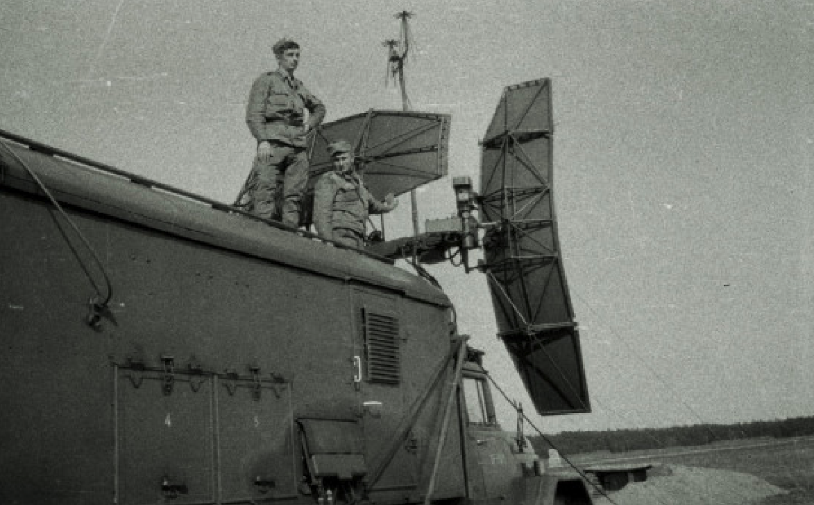 Radar RSP-7T. Lotnisko Kąkolewo 1974 rok. Zdjęcie Wojciech Zieliński