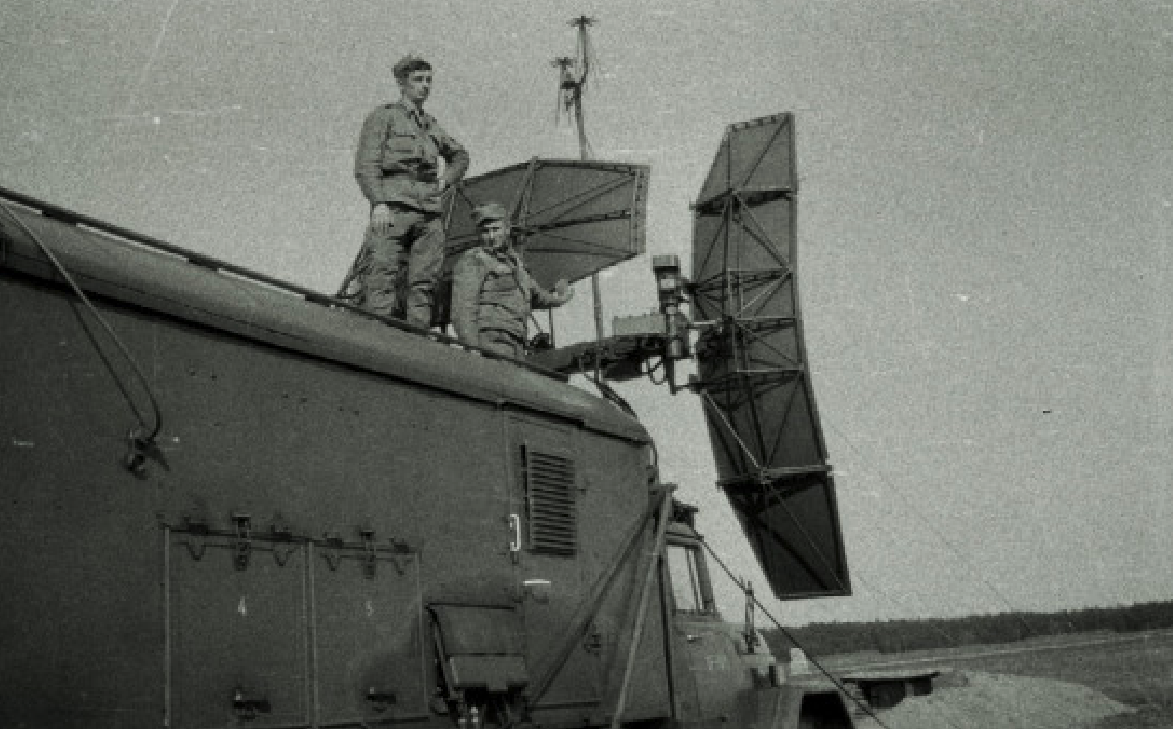 RSP-7T radar. Kąkolewo Airport in 1974. Photo by Wojciech Zieliński