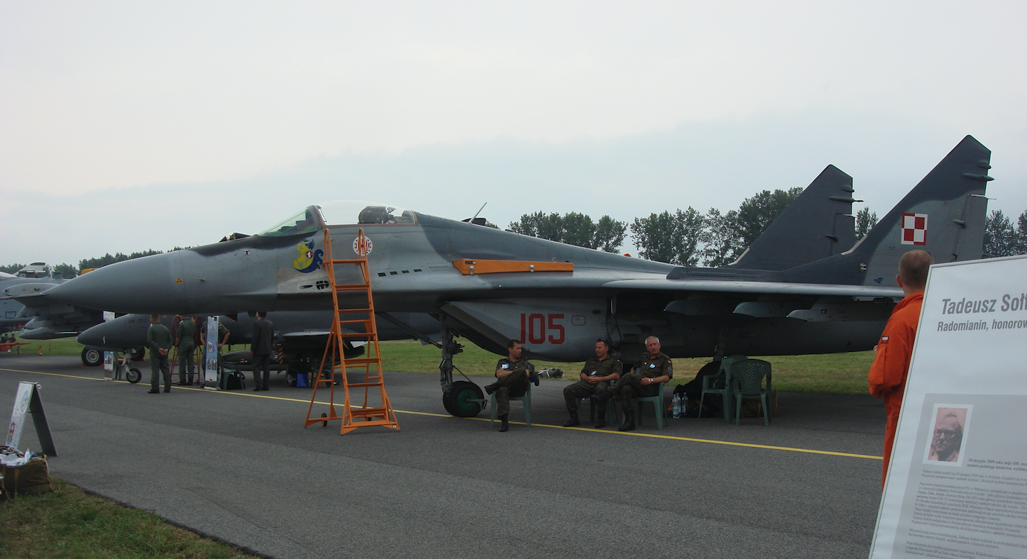 MiG-29 nb 105 z 1. Eskadry Lotnictwa Taktycznego. 2009 rok. Zdjęcie Karol Placha Hetman