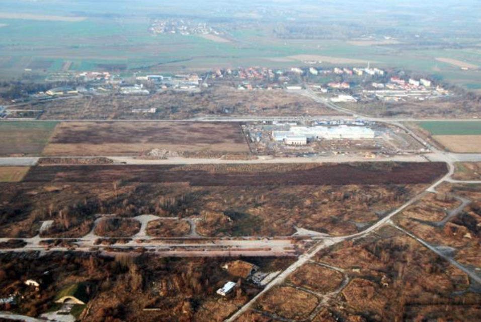 Brzeg airport. 2008 year. Photo of LAC
