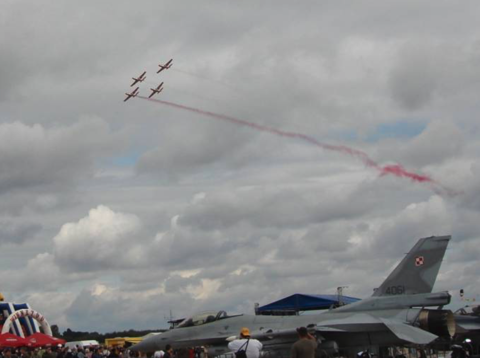 The Biało Czerwone Iskry team during the air show in Mińsk Mazowiecki. August 30, 2008. Photo by Karol Placha Hetman