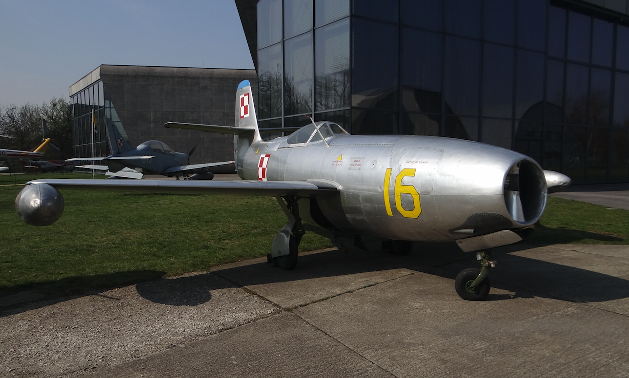 Ten sam samolot, Jak-23 nb 16 w Muzeum Lotnictwa Polskiego Czyżyny. 2019 rok. Zdjęcie Karol Placha Hetman
