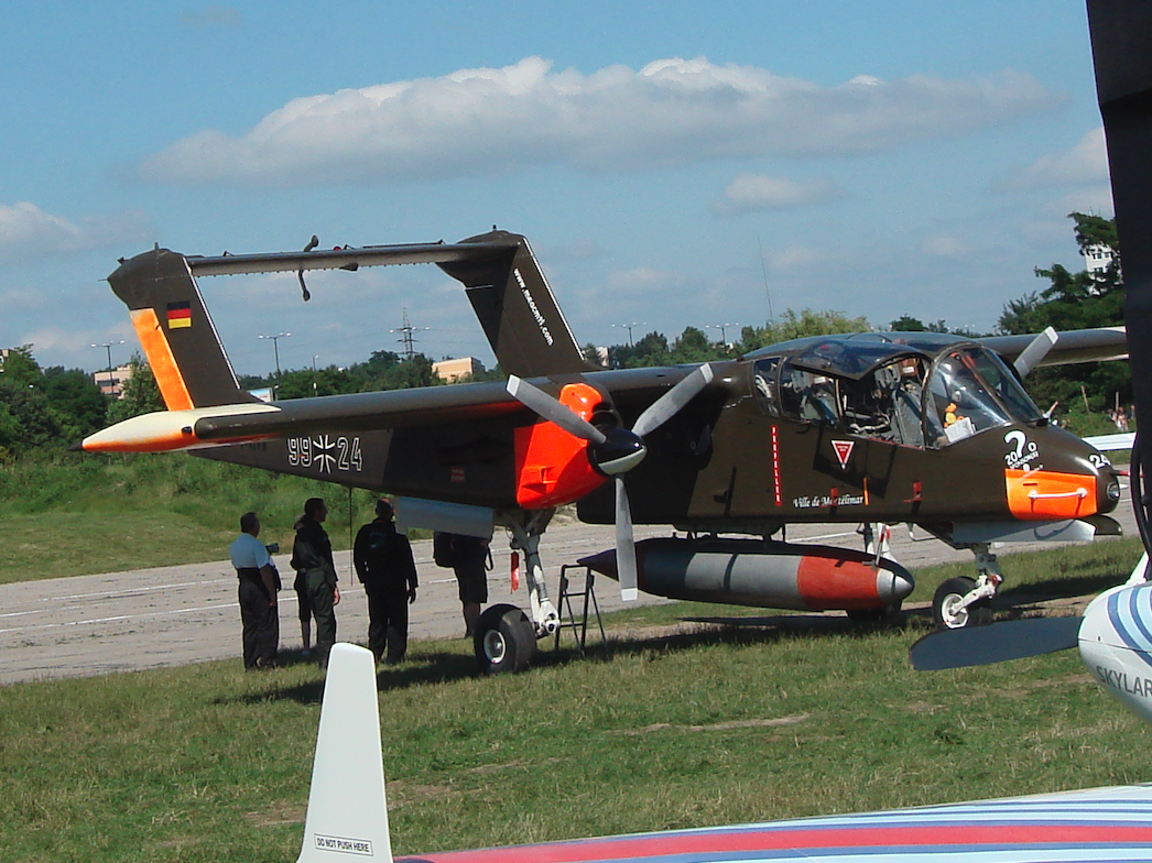 North American Rockwell OV-10 Bronco, 99+24. 2010 rok. Zdjęcie Karol Placha Hetman