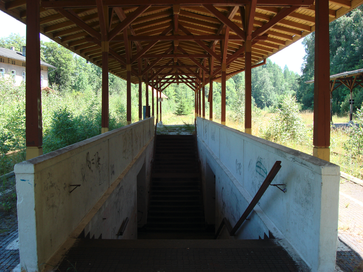 Jedlina Zdrój railway station. 2007 year. Photo by Karol Placha Hetman