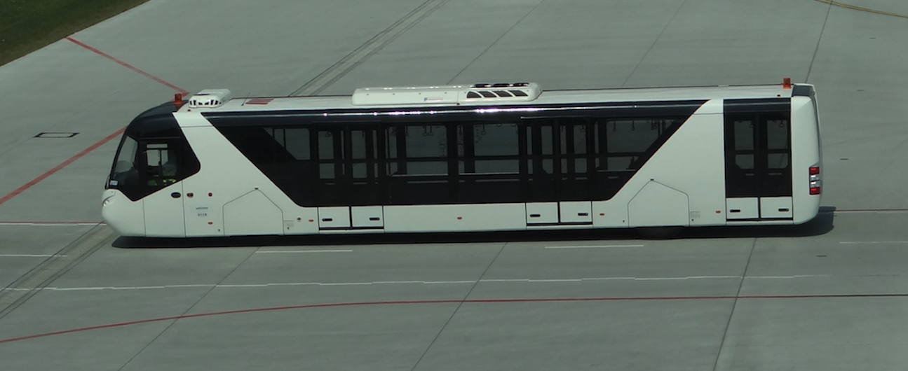 Autobus peronowy Neoplan. 2015 rok. Zdjęcie Karol Placha Hetman