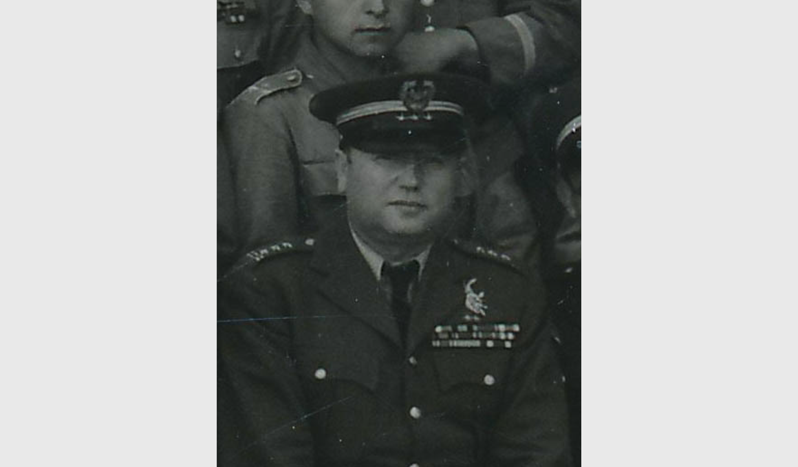 Komendant pułkownik pilot Bernard Adamecki. Zdjęcie zbiory Sławomir Jóźwik