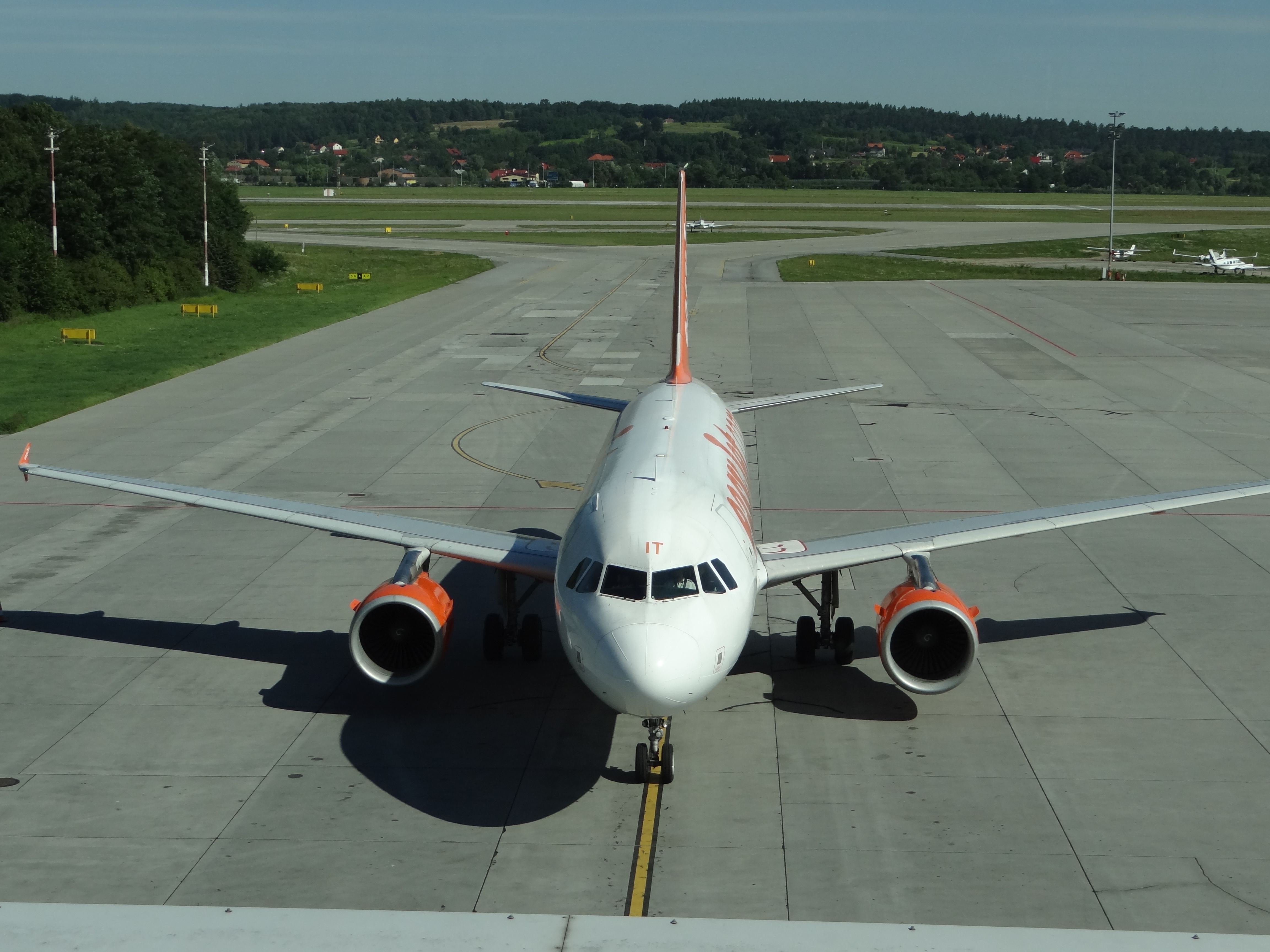 Airbus A 320 G-EZIT. 2012 year. Photo by Karol Placha Hetman