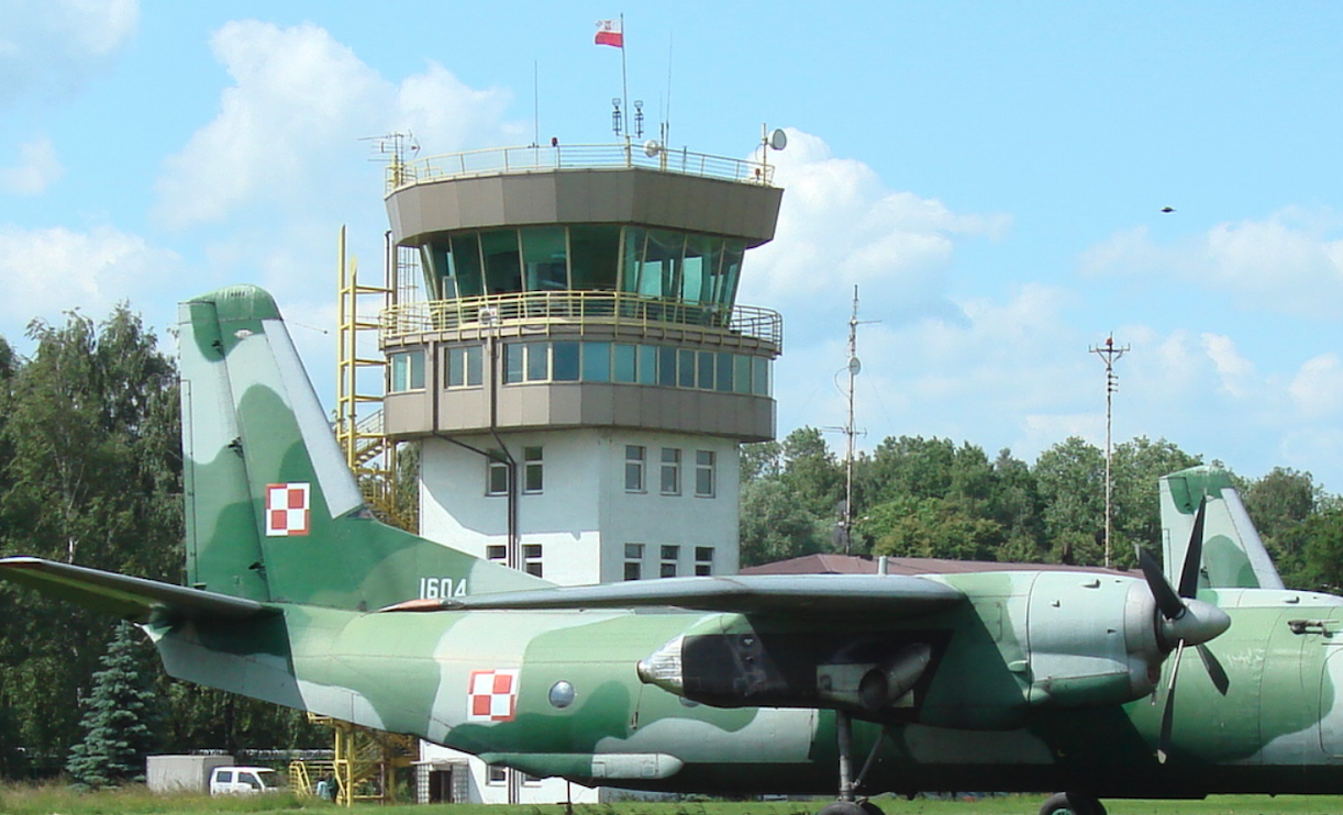 First airport control tower in Balice. 2008 year. Photo by Karol Placha Hetman