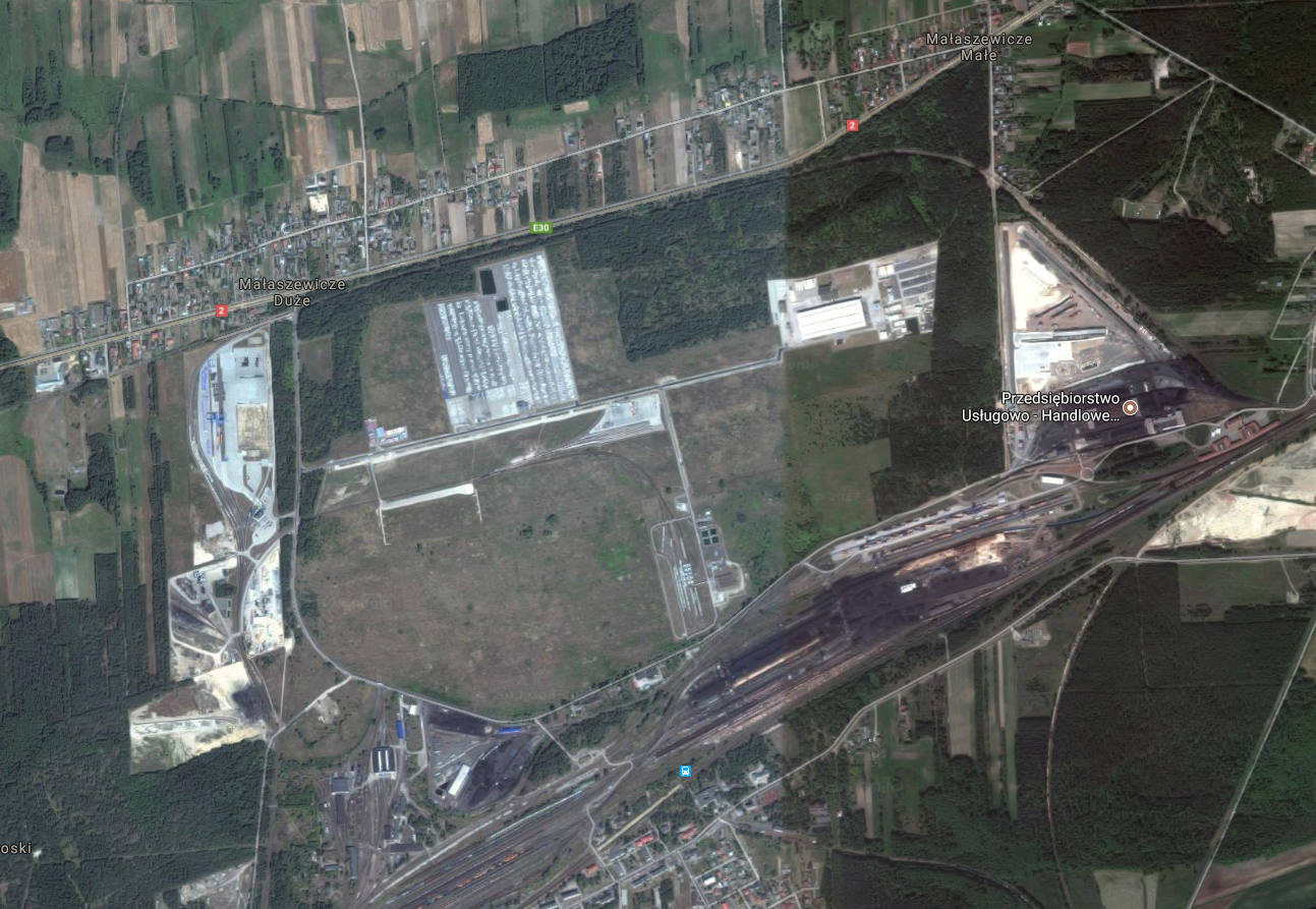 Teren byłej bazy wojskowej i lotniska w Małaszewiczach. 2017 rok. Zdjęcie Google