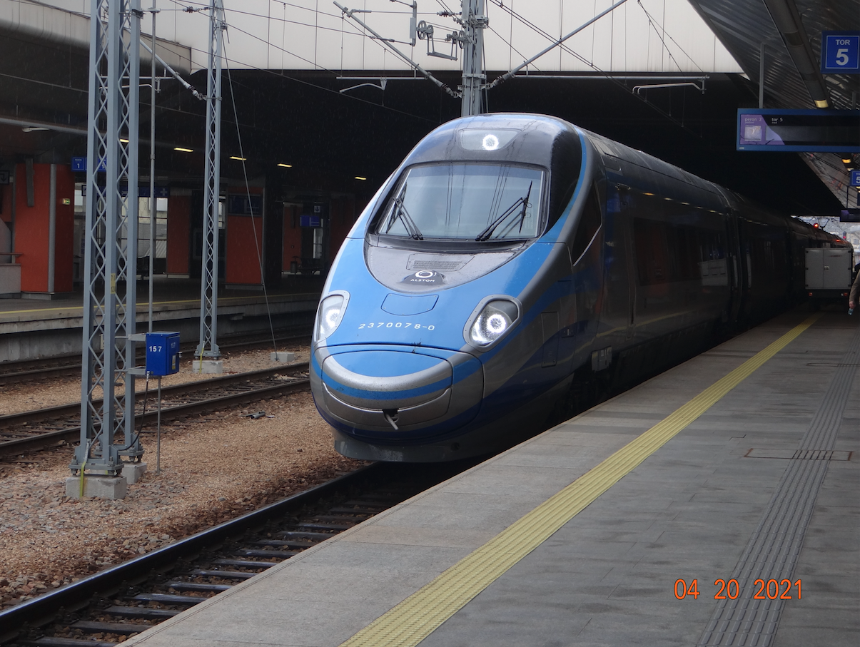 Pendolino ED250. Krakow 2021. Photo by Karol Placha Hetman