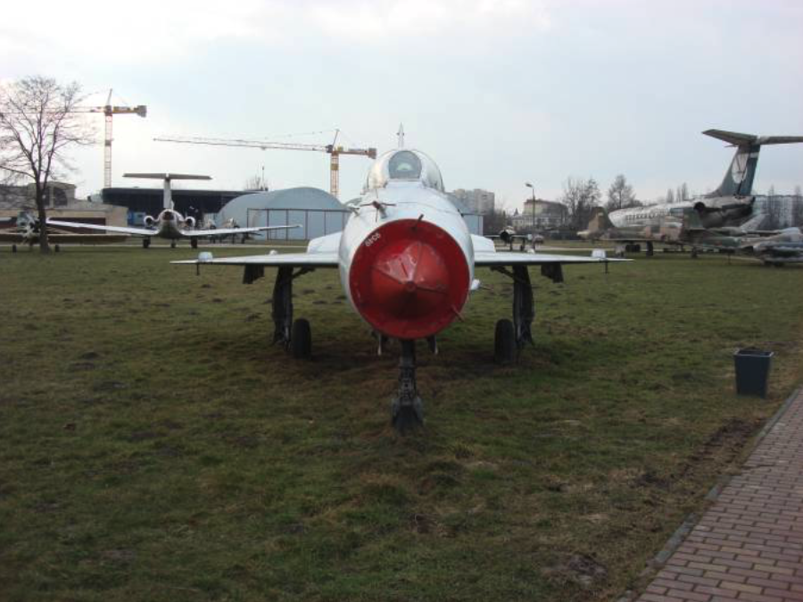 MiG-21 UM nb 9349. Czyżyny 2009 rok. Zdjęcie Karol Placha Hetman